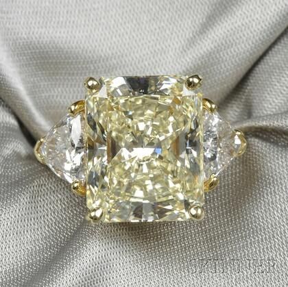 18kt Gold and Fancy Light Yellow Diamond Solitaire | Sale Number 2550B, Lot Number 821 | Skinner Auctioneers Light Yellow Diamond Ring, Light Yellow Diamond, Yellow Diamond Ring, Fancy Light, Yellow Diamond Rings, Fancy Lights, Fancy Yellow Diamond, Unique Diamond Rings, Ladies Diamond Rings