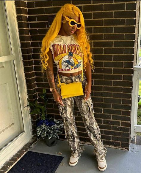 Yellow Birthday Outfits, Yellow Outfit Black Women, Yellow Streetwear, Yellow Birthday, Fly Outfit, Cute Birthday Outfits, Cute Skirt Outfits, Stylish Summer Outfits, Shein Outfits