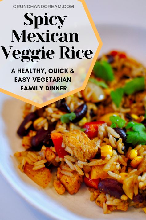 This vegetarian dinner is absolutely delicious and packed full of Mexican spices! It only takes one-pan, and is super quick, easy and healthy! There's plenty of protein too, with kidney beans and quorn (vegetarian chicken substitute) pieces. Vegetarische Diners, Rice Mexican, Quorn Recipes, Veggie Rice, Vegetarian Chicken, Healthy Vegetarian Dinner, Easy Vegetarian Dinner, Mexican Spices, Mexican Rice