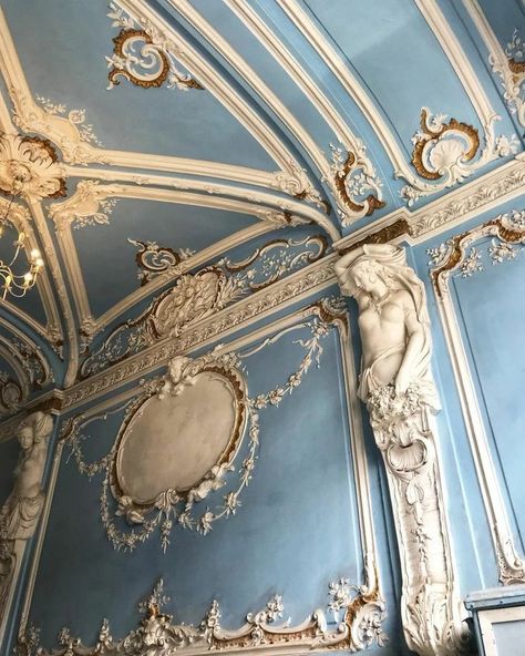 Rococo Aesthetic, Architecture Baroque, Royal Bedroom, Collage Journal, Gold Rooms, Blue Ceilings, Princess Bedroom, Art Movements, Castle Aesthetic