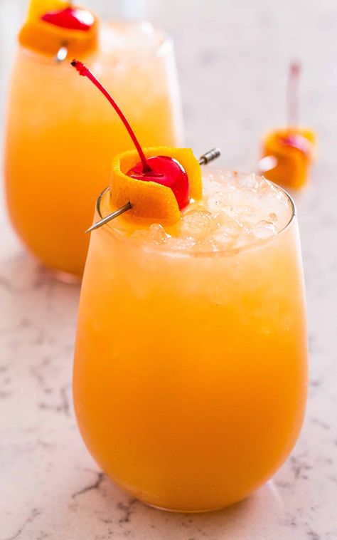 Enjoy all the tropical flavors of the Bahama Mama, the MOST POPULAR drink in the Bahamas, but with FEWER CALORIES. I will show you how with this INSTANT VACATION in a glass! Pool Treats, Bahama Mama Drink, Bahama Mama Cocktail, Classy Cocktails, French Fry Seasoning, Boat Drinks, Malibu Drinks, Summer Drinks Alcohol, Coctails Recipes