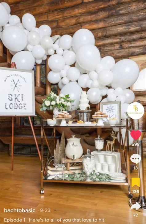 Ski Lodge Party, Schnee Party, Winter Engagement Party, Ski Lodge Decor, Apres Ski Party, White Floral Arrangements, Ski Lodge, Lodge Decor, Winter Party