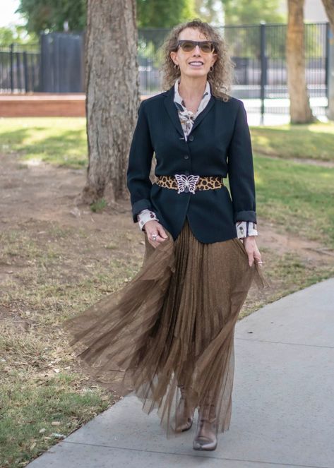 How To Wear A Tulle Skirt For Older Women Long Black Blazer, Tulle Skirts Outfit, Tulle Skirt Black, Structured Jacket, Cruise Outfits, Look Older, Great Outfits, Polka Dot Skirt, Faux Fur Jacket