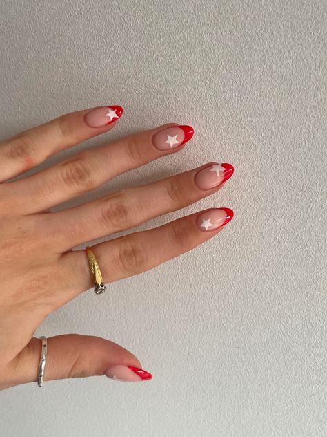 Red French Tip Nails With Stars, Red French Tips With Stars, Star Nails With French Tip, Red Nails With Stars, Red Acrylic Nails Almond, Preppy Christmas Nails, French Tips With Stars, Nails Red French Tip, Nails Inspiration Red