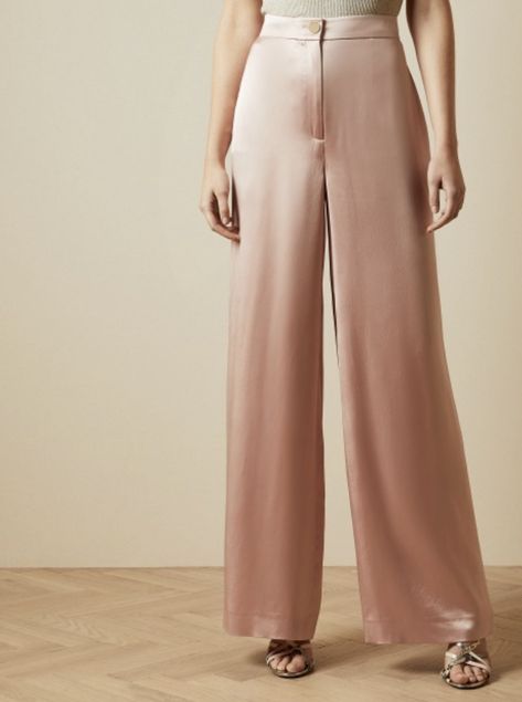 Silk Pants Outfit, Inverted Triangle Fashion, Soft Feminine Style, Pink Clothing, Tailored Clothes, Pink Trousers, Square Pants, 90s Jeans, Smart Dress