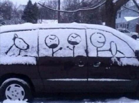 Snow Car Family and other great things to do in the snow Stick Figure Family, Family Decals, Funny Snowman, Snow Sculptures, Snow Art, Snow Fun, How To Make Snow, Neil Gaiman, Snow And Ice