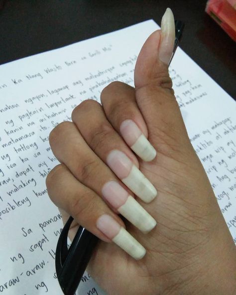 Natural Long Nails 💅🏻 on Instagram: “How is it like writing with long nails, you ask? Not easy 😂 Most of the times I get nail marks on my palm and it hurts 😬  For custom clips,…” Natural Gel Nails, Long Natural Nails, Natural Nail Designs, Solid Color Nails, Recipes Cookies, Ombre Nail Designs, Bride Nails, Gradient Nails, Get Nails