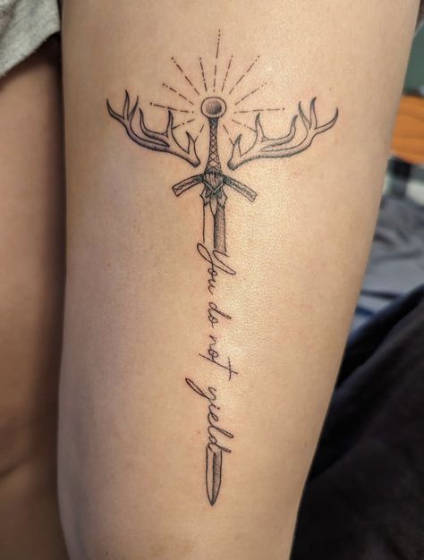 Shadowsinger Tattoo, Throne Of Glass Wedding Theme, Infernal Devices Tattoo Ideas, The Thirteen Tattoo Tog, Lord Of The North Tog Tattoo, Throne Of Glass Tattoo Sleeve, Thorn Of Glass Tattoo, Thrones Of Glass Tattoo, Sj Maas Tattoos