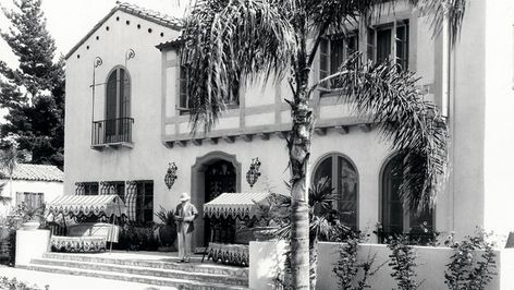 Lost Homes of Hollywood | Pret-a-Reporter Old Hollywood Homes, Early Hollywood, Garden Of Allah, Hollywood Vintage, Los Angeles Neighborhoods, Revival Architecture, Hollywood Homes, Sunset Strip, California Girl