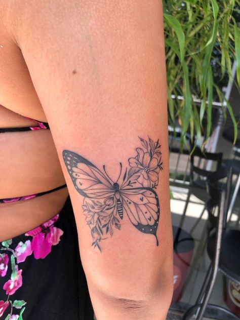 Wrist Hand Tattoo, Phoenix Tattoo For Men, Kylie Nails, Back Of Arm Tattoo, Animal Tattoo Ideas, Butterfly Tattoos For Women, Upper Arm Tattoos, Mother Tattoos, Forearm Tattoo Women