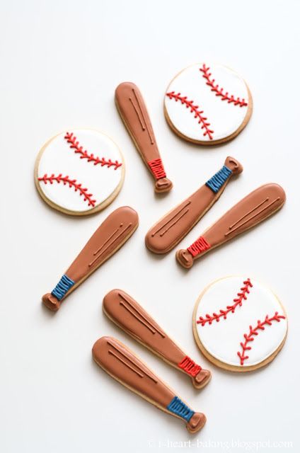 Couples Baby Shower Ideas, Softball Cookies, Baseball Cakes, Baseball Couples, Baseball Cookies, Sports Cookies, Softball Party, Baseball Theme Birthday, Baseball Baby Shower Theme