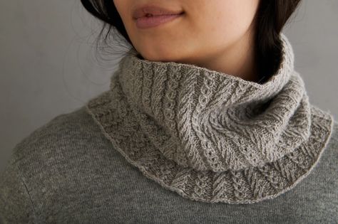 stitches Easy Cowl Knitting Pattern, Baby Socks Pattern, Fall Knits, Knit Cowl Pattern Free, Cowl Knitting Pattern, Purl Soho, Knitted Wit, Cowl Pattern, Scarf Knitting Patterns