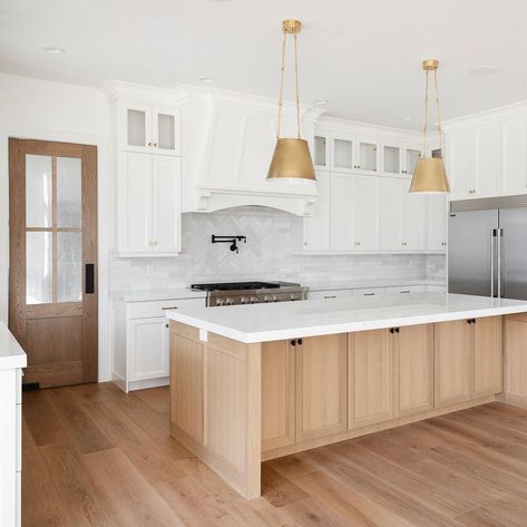 Millhaven Homes (@millhavenhomes) • Instagram photos and videos Millhaven Homes, Custom Home Build, Display Kitchen, Enjoy The Weekend, Lake House Kitchen, Hood Vent, Kitchen Inspiration Design, Kitchen Furniture Design, Kitchen Redo