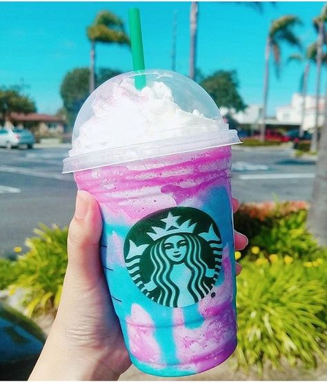 Unicorn Frappe, Blue Moon Ice Cream, Unicorn Drink, Chai Latte Starbucks, Iced Starbucks Drinks, Starbucks Coffee Drinks, Disney Starbucks, Starbucks Lovers, Soul Food Dinner