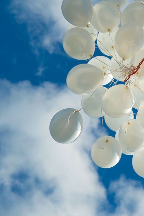 Balloon releases and sky lanterns are a familiar sight at festivals, weddings and memorials. But what goes up, must come down. Balloon Release, Tagalog Quotes Funny, Sky Lanterns, Be A Leader, Tagalog Quotes, Water Resources, Air Pollution, Sky Aesthetic, The Balloon