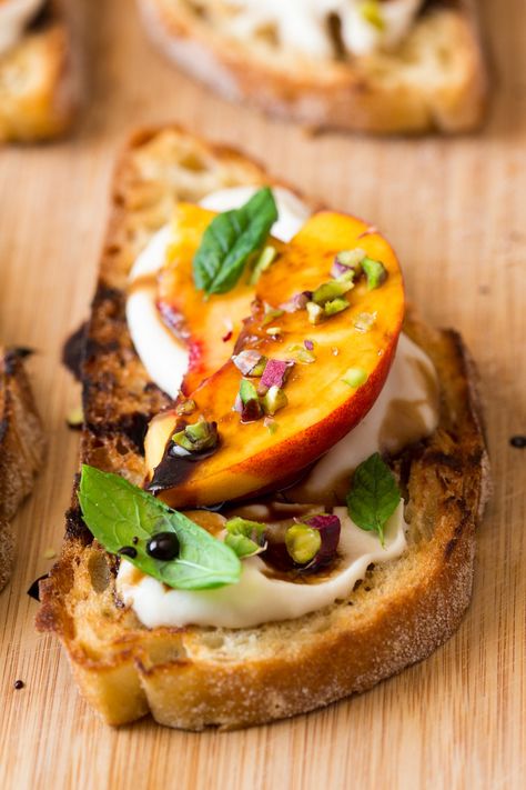 Vegan crostini with smoky white bean spread and nectarine - Lazy Cat Kitchen Vegan Crostini, Vegan Canapes, White Bean Spread, Vegan Catering, Lazy Cat Kitchen, Smoothies Vegan, Cat Kitchen, Wedding Appetizers, Vegan Party