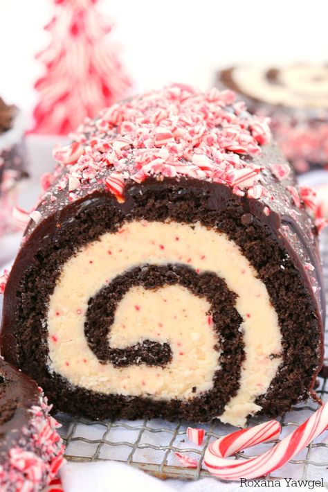 A delicious chocolate cake filled with an irresistible peppermint white chocolate filling, this chocolate peppermint bark roll cake is perfect for the Christmas holiday! Don't be intimidated by its festive swirl, follow my tips for a successful roll cake every time! Roll Cake Recipe Vanilla, Bolu Gulung, Chocolate Peppermint Bark, Cake Roll Recipes, Desserts Cake, Tasty Chocolate Cake, Peppermint Bark, Roll Cake, Cake Roll