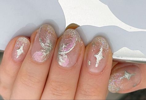 Fairy Wing Nails Metallic Butterfly Nails, Fairy Nails Acrylic Almond, Butterfly Jelly Nails, Fairy Wings Nail Art, Fairy Nails Simple, Ethereal Aesthetic Nails, Fairy Nails Acrylic Short, Grunge Fairy Nails, Iridescent Butterfly Nails