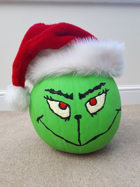 The Grinch Pumpkin, Christmas Pumpkins Painted, Grinch Pumpkin, Disney Pumpkin Painting, Christmas Pumpkins, Pumpkin Decorating Contest, Disney Pumpkin, Painting Stuff, Pumpkin Designs