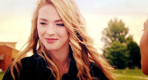 Freya Mavor Gif, Victorie Weasley, Freya Mavor, Marlene Mckinnon, Skins Uk, Danielle Campbell, Gif Hunt, Marauders Era, Sirius Black