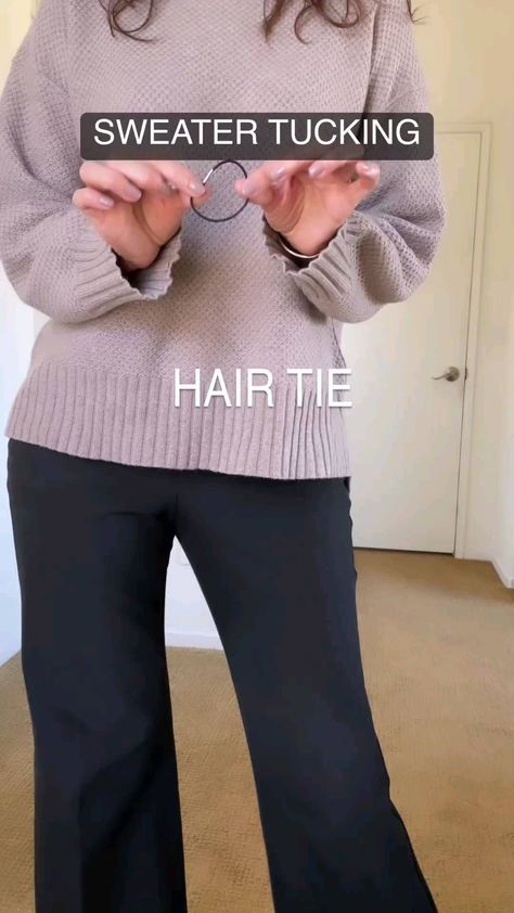 🤩 TShirt Hack ❤️ YES OR NO? . . #looksocute #ootd #style #fashion #onlineshopping #falllook #fallfashion #falloutfit #outfit #outfits… | Instagram Long Sleeved T Shirt Outfit, Ways To Tuck In A Sweater, Sweater Over Dress Hack, How To Tie A Sweater Around Waist, Big Sweater Hacks, Jumper Tuck Hack, Tuck Sweater Into Jeans, T Shirt Tucked In Jeans Outfit, How To Tuck In Oversized Sweater