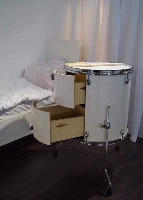 Music Themed Bedroom, Music Furniture, Music Bedroom, Drum Room, Music Studio Room, Music Room Decor, Woodworking Table, Studio Room, Music Decor