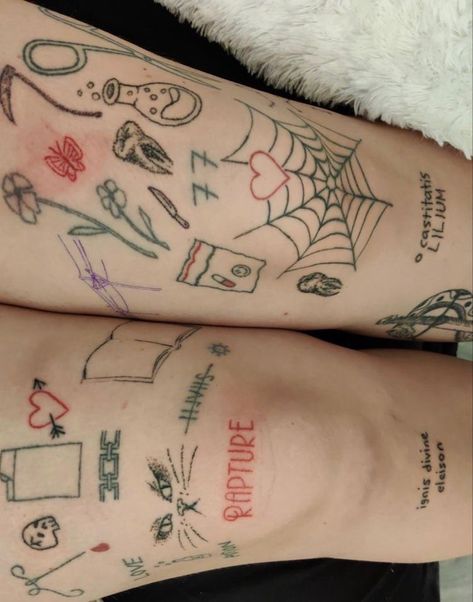 Indie Tattoo Grunge, Things To Draw On Your Leg, Aesthetic Tattoos Grunge, Tattoos Edgy, Leg Tattoos Patchwork, Stick Poke Tattoo, Grunge Tattoo, Stick N Poke, Sharpie Tattoos