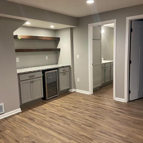 Simple Unfinished Basement Ideas, Basement Small Kitchen Ideas, Basement Low Ceiling Ideas, Half Wall Basement, Long Basement Ideas Layout, Refinished Basement, Basement Reno Ideas, Basement Apartment Design, Basement Suite Ideas