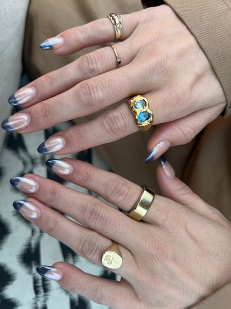 Nails And Gold Rings, Nails To Match Gold Jewelry, Nail Color With Gold Ring, Nails For Gold Jewelry, Styling Oura Ring, Oura Ring Stack, Simuero Jewelry, Simuero Rings, Oura Ring