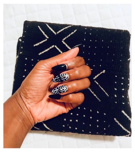 Passover Hairstyles, Mud Cloth Nails, Black Power Nails, Mudcloth Nails, Afrocentric Nails, African Inspired Nails, African Nail Art Design, African Nail Art, Marrakech Fashion