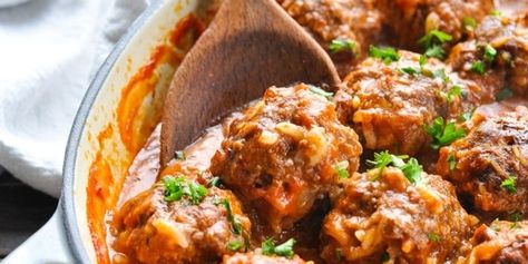 These old-fashioned Porcupine Meatballs are a retro classic that will soon become a favorite for your family, too! The oven-baked meatballs are made with ground beef, rice, onion and seasoning and cooked in a rich tomato sauce. It's an easy dinner recipe that's ready for the oven with just 10 minutes of prep! Meatballs Baked In Oven, Baked Porcupine Meatballs, Roasting Broccoli In Oven, Meatballs Baked, Porcupine Meatballs, Garlic Roasted Broccoli, Oven Roasted Asparagus, The Seasoned Mom, Spaghetti And Meatballs