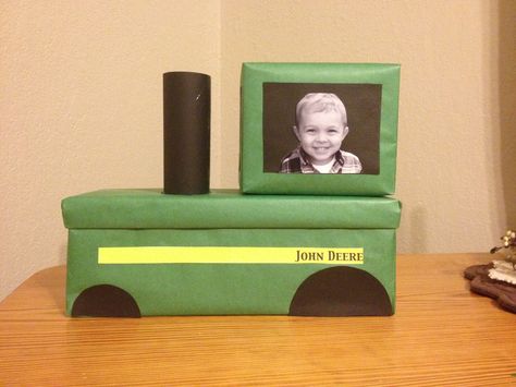 Kellan's John Deere Valentine box (3 yr old pk) John Deere Crafts, Valentine Box Ideas, Valentine Boxes For School, Deer Party, Fun Holiday Crafts, Valentine Boxes, Valentine Day Boxes, Casas Coloniales, Valentines School