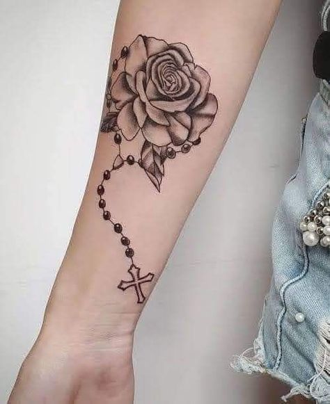 Rosary Ankle Tattoos, Butterfly Foot Tattoo, Pearl Tattoo, Rip Tattoo, Ankle Tattoo Designs, Rose Tattoos For Women, Finger Tattoo For Women, Girl Arm Tattoos, Small Forearm Tattoos