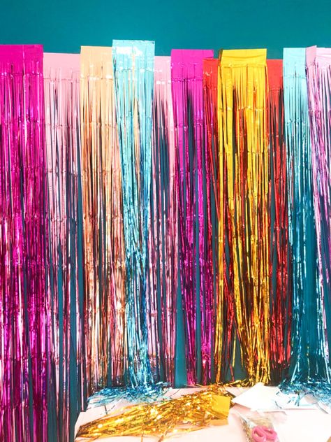 How to make an easy fringe backdrop - A Kailo Chic Life Metallic Curtain Backdrop, Easy Party Photo Backdrop, Fringe Wall Backdrop With Balloons, Round Fringe Backdrop, Layered Tinsel Backdrop, Tassel Wall Backdrop, Tassle Backdrop Photo Booths, Tinsel Fringe Backdrop, Hanging Fringe Garland