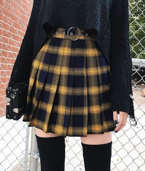 Skirt Grunge Outfits, Plaid Skirt Grunge, Black Plaid Mini Skirt, Skirt Grunge, Yellow Plaid Skirt, Outfits Skirts, Plaid Skirt Outfit, Pleated Skirt Outfit, School Skirt