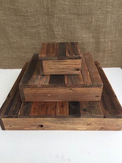 Cupcake Displays, Wood Cupcake Stand, Wedding Cupcakes Rustic, Cheese Table, Cupcake Stand Wedding, Block House, Food Stand, Rustic Party, Cupcake Stands