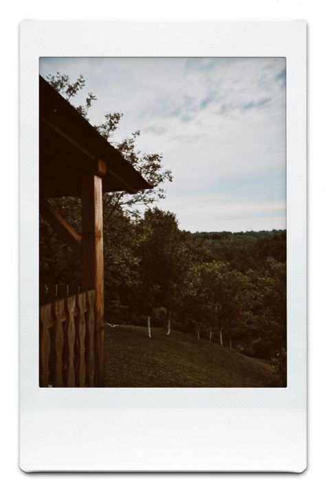 #polaroid #photography #photooftheday #photos #photoshoot #nature #vintage #cottage #aesthetic #pinterest Vintage Cottage Aesthetic, Polaroid Photography, Instax Photos, Cottage Aesthetic, Nature Vintage, Photography Help, Vintage Polaroid, Retro Background, Polaroid Pictures