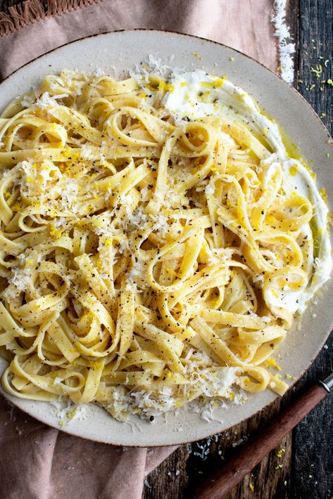 Ginger Pasta, Lemon Ricotta Pancakes Recipe, Panini Recipes Chicken, Pasta With Lemon, Lemon Pasta Recipes, Ricotta Cheese Recipes, Lemon Spaghetti, Ricotta Recipes, Quick Side Dishes