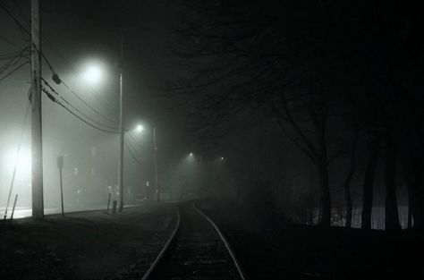 Foggy City Night, Lost Aesthetics Dark, Dark Background Landscape, Fog Aesthetic Dark, Nightcore Pictures, Starling House, Foggy Aesthetic, Fog Aesthetic, Dark Atmosphere