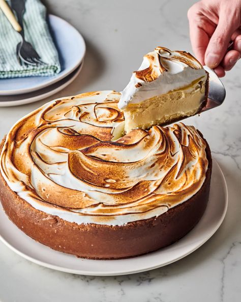 Meringue Cheesecake, Lemon Mascarpone, Easter Cheesecake, Lemon Meringue Cheesecake, Easy Bundt Cake, Homemade Cheesecake, Lemon Dessert Recipes, Creamy Cheesecake, Lemon Desserts