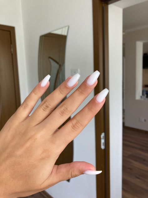 White Clean Nails, Milky Way Nails, Milky White Nails, White Gel Nails, Spring Break Nails, Romantic Nails, Diy Acrylic Nails, Broken Nails, Gel Nails Diy