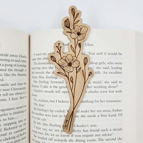 Bookmark Dimensions, Bookmark Flower, Fantasy Bookmarks, Wood Bookmark, Glowforge Projects, Cute Bookmark, Reading Accessories, Gift For Gardener, Laser Ideas