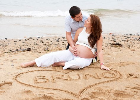 Familia Beach Maternity Pictures, Pregnant Outfit, Maternity Photography Beach, Fall Maternity Photos, Beach Maternity Photos, Maternity Photography Poses Pregnancy Pics, Couple Pregnancy Photoshoot, Baby Bump Photos, Maternity Photography Couples