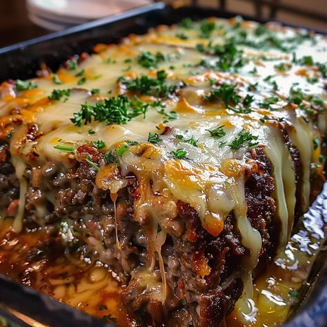 Cheesesteak Meatloaf, Cheesesteak Sandwich, Traditional Meatloaf, Oven Meals, Good Meatloaf Recipe, Best Meatloaf, Cookie Recipes Homemade, Appetizers Recipes, Philly Cheesesteak