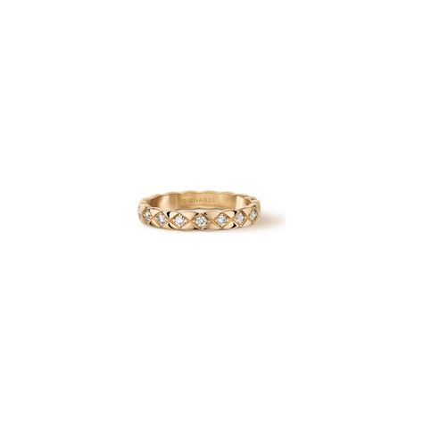 Coco Crush ring - J11786 | CHANEL Coco Crush Ring, Coco Crush, Fine Jewlery, Chanel Watch, Chanel Store, Couture Mode, Fancy Bags, Jewelry Lookbook, Men's Rings