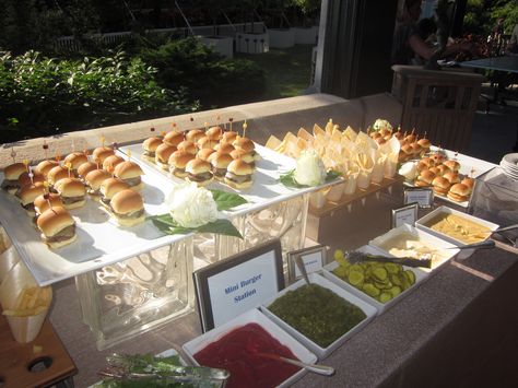 capers catering slider station with french fry cones Burger Catering Ideas, Wedding Slider Bar, Slider Bar Wedding, Wedding Burger Bar, Reception Food Station, Slider Bar, Wedding Food Stations, Catering Display, Mini Burgers