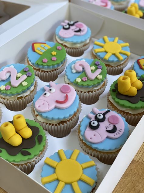 Peppa Cupcakes, Peppa Pig Cupcakes Ideas, Peppa Pig Cupcake, George Pig Party, Peppa Pig Cupcakes, Pig Cupcakes, Peppa Pig Birthday Cake, Cake Stall, Pig Birthday Cakes