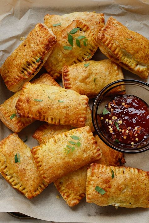 Curry Puffs Recipe, Veg Puff Recipe, Curry Puff Recipe, Charred Cauliflower, Easy Vegan Curry, Spiced Potatoes, Curry Puffs, Curry Puff, Vegan Stuffed Peppers