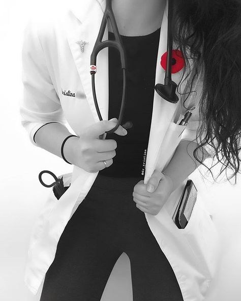 xtna (md student) en Instagram: “As a Canadian... As an Engineer... As a female... I will never forget what happened on December 6th 1989. . . Today is the National Day of…” Doctor Dp, Medical Photography, Medical Student Motivation, Doctor Outfit, Medical Wallpaper, Pharmacist Gift, Medicine Student, Medical School Motivation, Becoming A Doctor