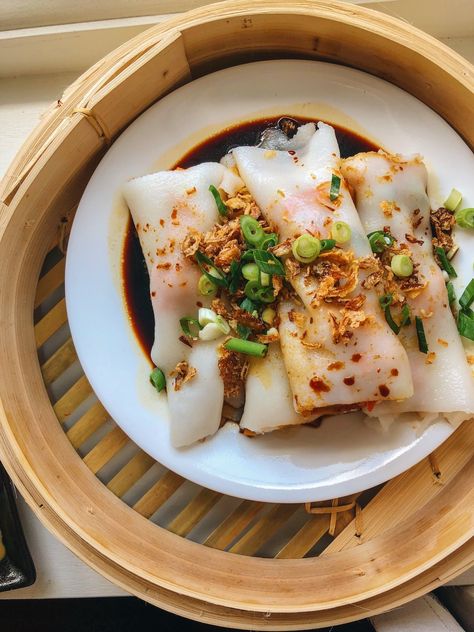 Rice Noodle Rolls, Cheung Fun, Noodle Rolls, Rice Noodle Roll, Dim Sum Recipes, Flat Cakes, Batter Recipe, Rice Noodle, Chinese Dishes